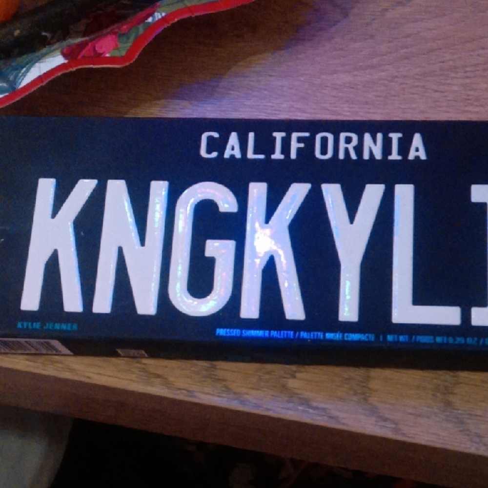 Kylie Jenner KNGKYLIE Eyeshadow Palette